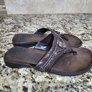 White Mountain Womens 8.5 W Empire Sandals Flip Flop Thongs Brown Braided Silver